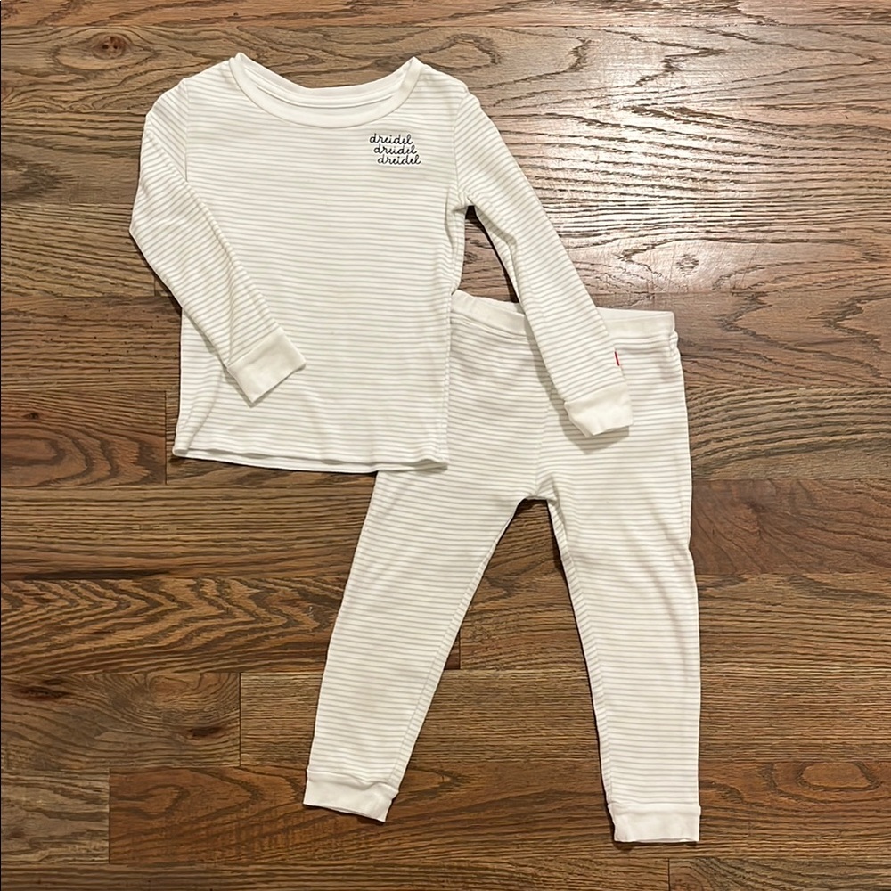 1212 Dreidel PJs size 3T EUC